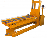 Werkzeugwechselwagen mit Rollenbahn und Spindel-Ausschubvorrichtung